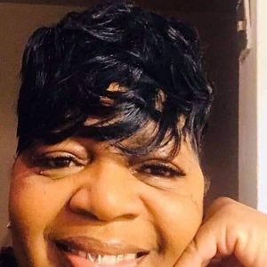 Meet your Posher, Yvette